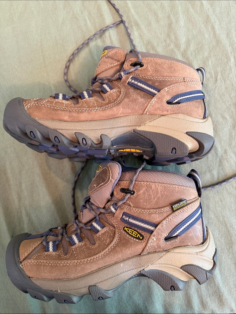 NWOT KEEN Women's Targhee II Mid Hiking Boots size 6.5 (sb1) - Picture 2 of 7